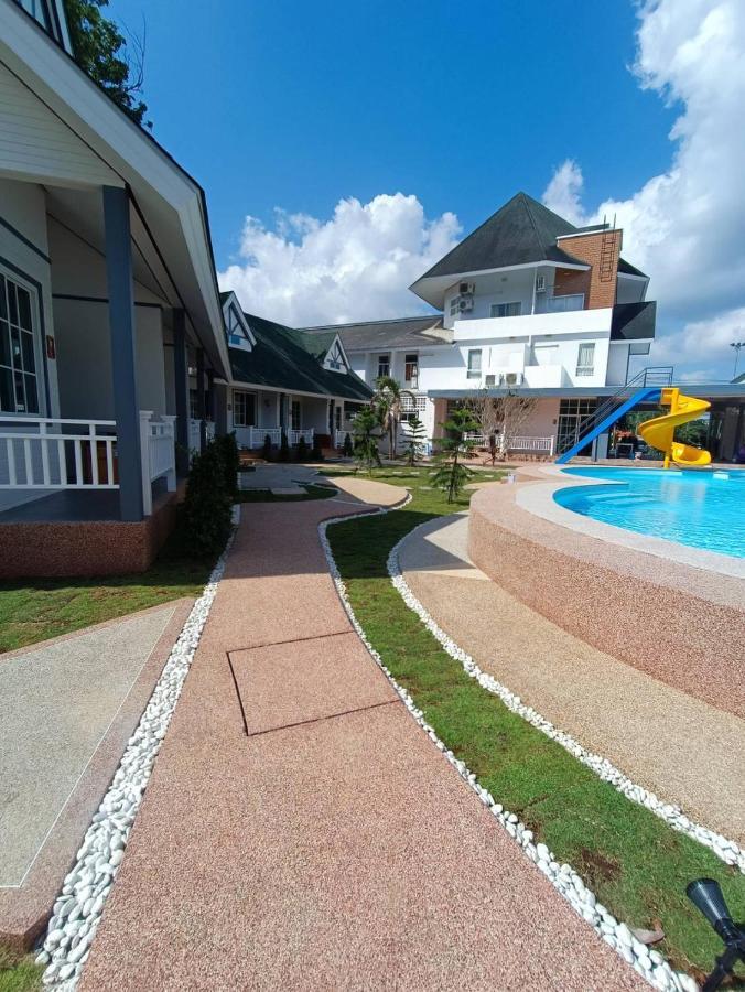 English Resotel : อิงลิช รีโซเทล Nakhon Si Thammarat Εξωτερικό φωτογραφία