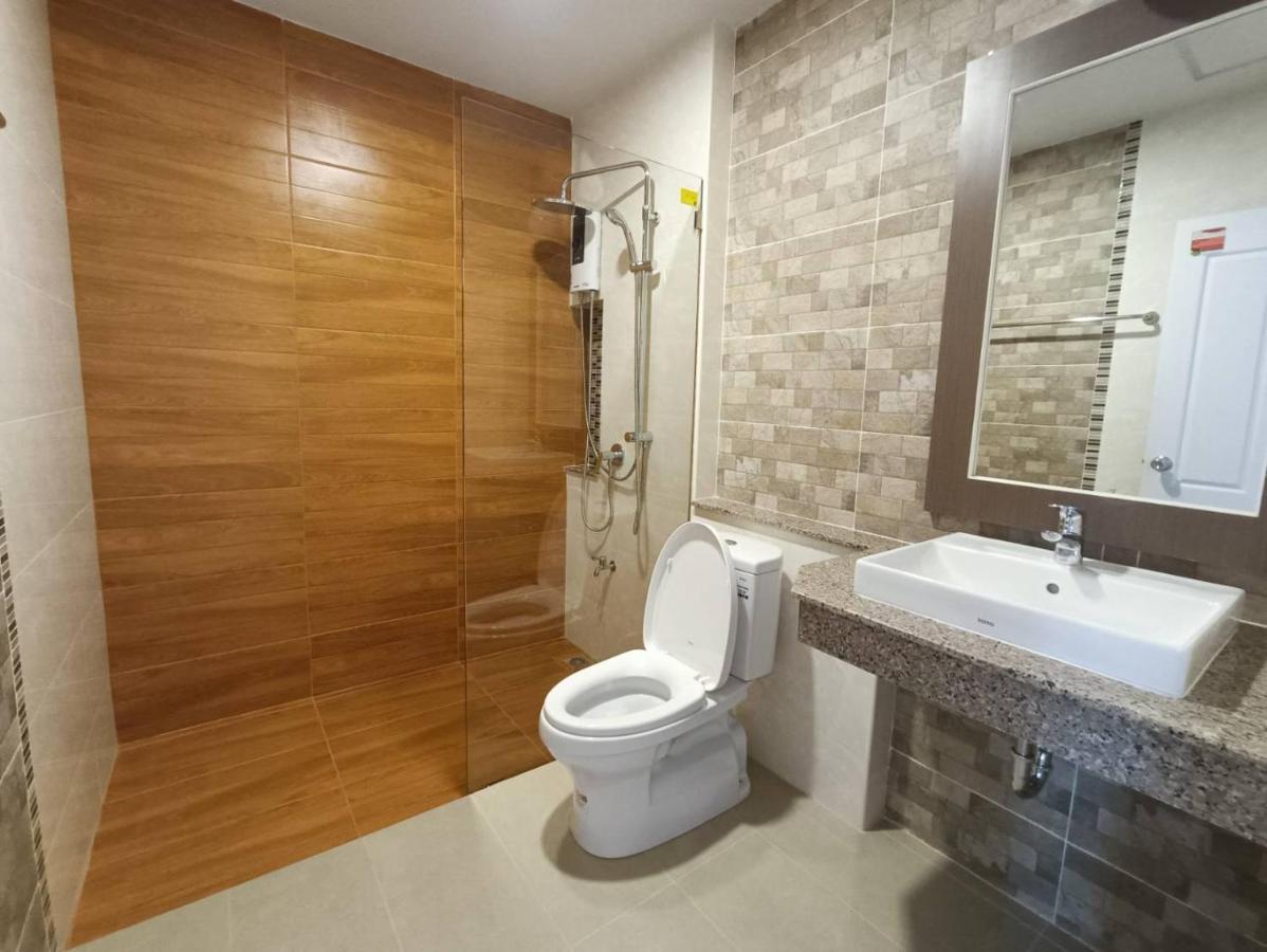 English Resotel : อิงลิช รีโซเทล Nakhon Si Thammarat Εξωτερικό φωτογραφία